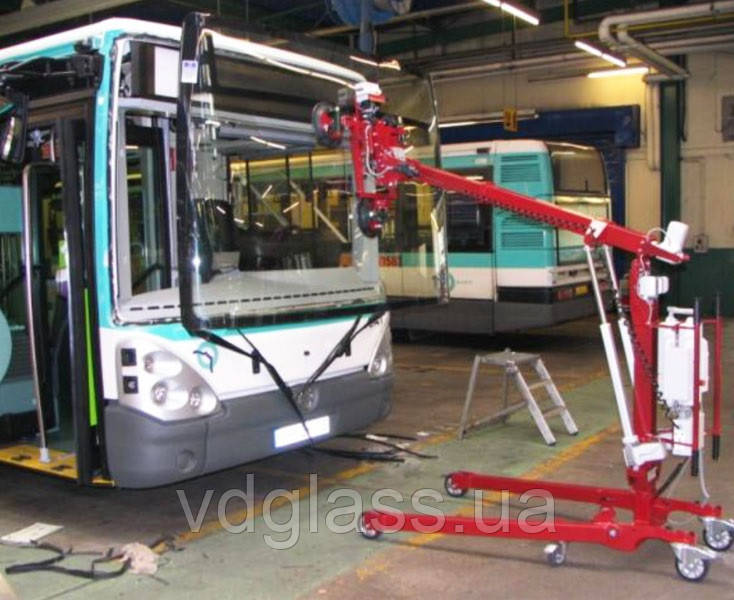 

Замена лобового стекла на автобусе Mercedes O 303 в Никополе, Киеве, Днепре