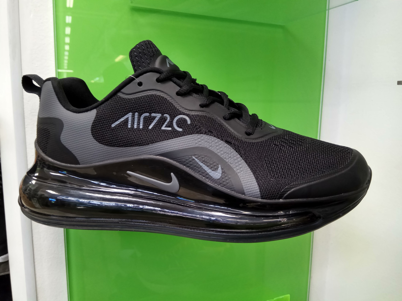 

Мужские кроссовки в стиле Air Max 720 black & gray 42, Черный