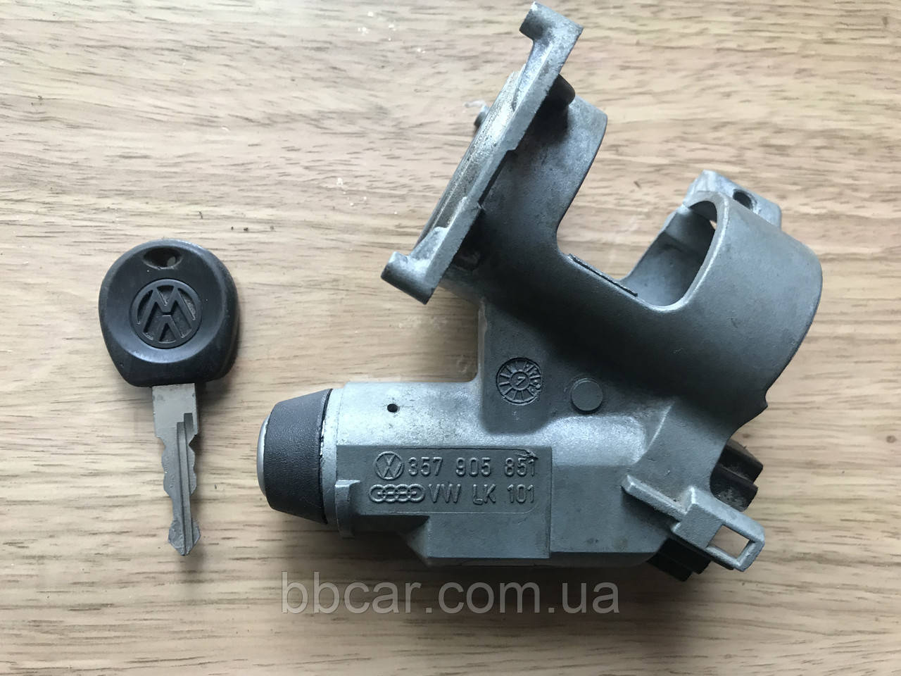 

Замок зажигания Volkswagen Golf , Passat , Polo , Jetta , Seat , Audi 357 905 851 ( LK KL0 37 046 )