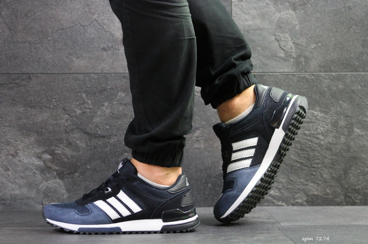 

Мужские кроссовки Adidas ZX 700,замшевые,синие с голубым 44,46р
