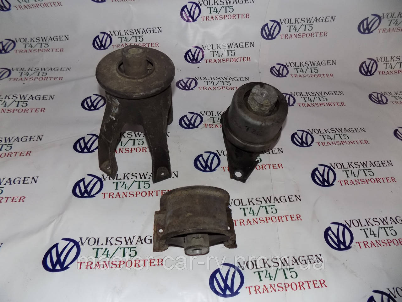 

Кронштейн подушки двигателя VW Volkswagen Фольксваген Т5 2.5 TDI 2003-2010
