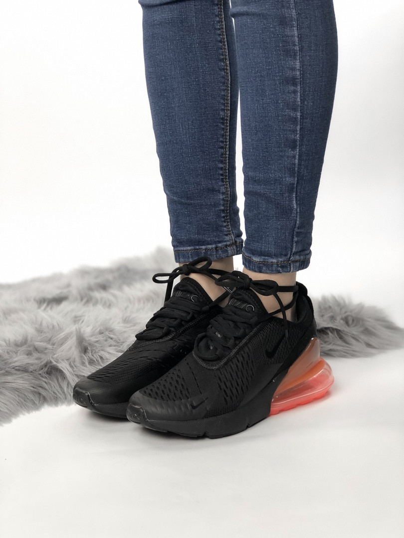 

Кроссовки Nike Air Max 270