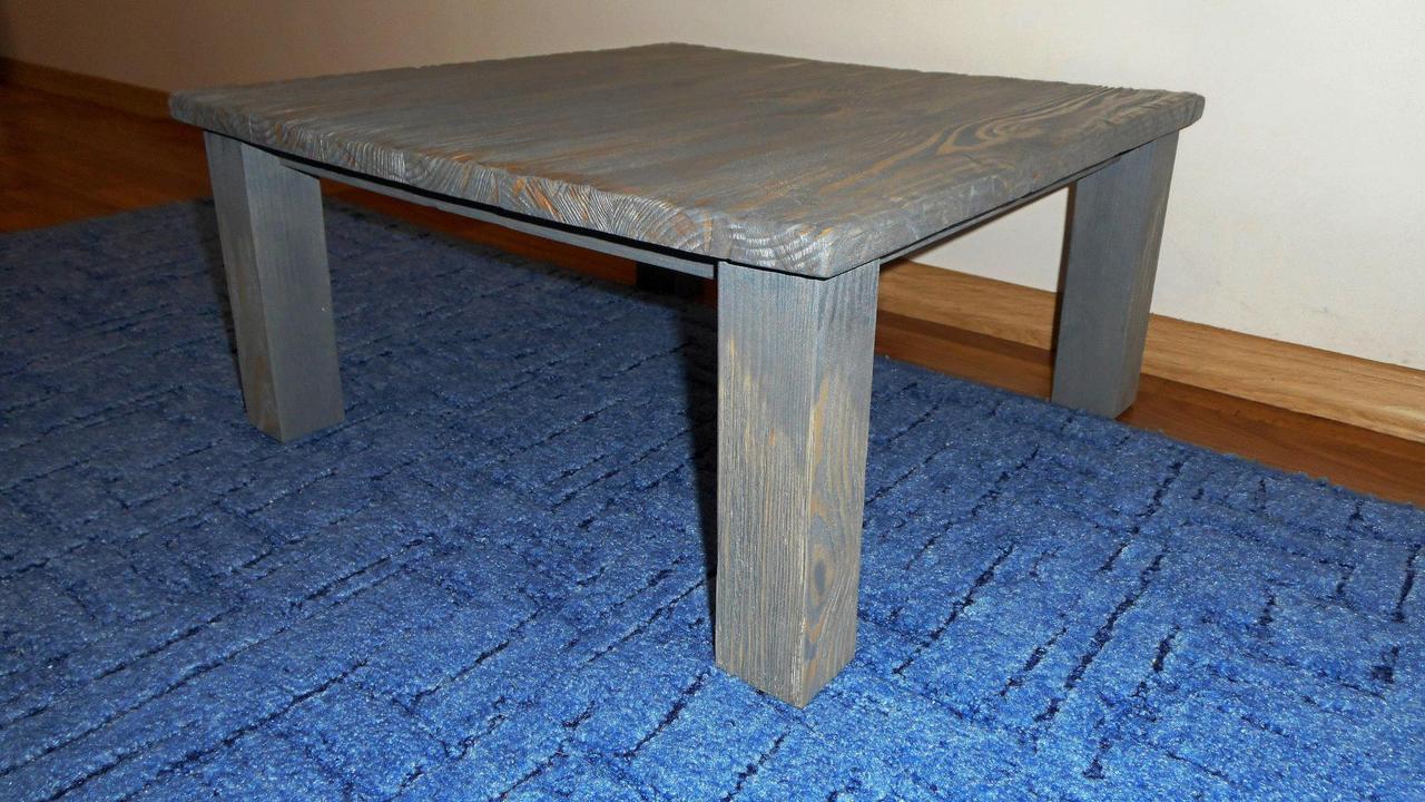Японский стол на полу