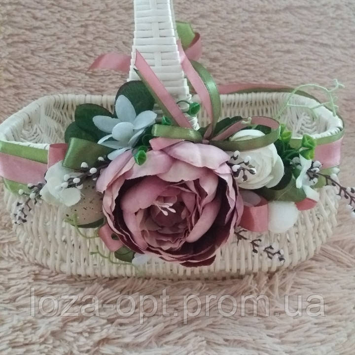 

Плетеная корзина из лозы