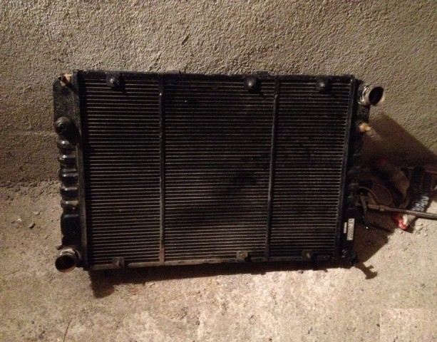 Радиатор охлаждения ГАЗ Волга 3110 карбюраторный медный бу