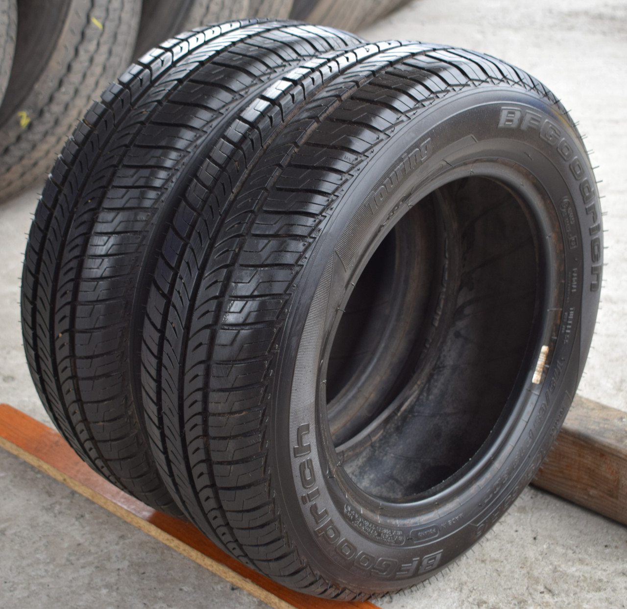 

Шины б/у 175/65 R13 BFGoodrich Touring, ЛЕТО, 7 мм, пара