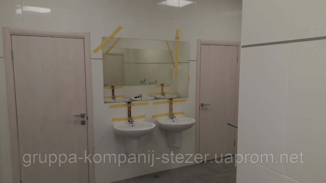 Зеркала на заказ для общественных помещений