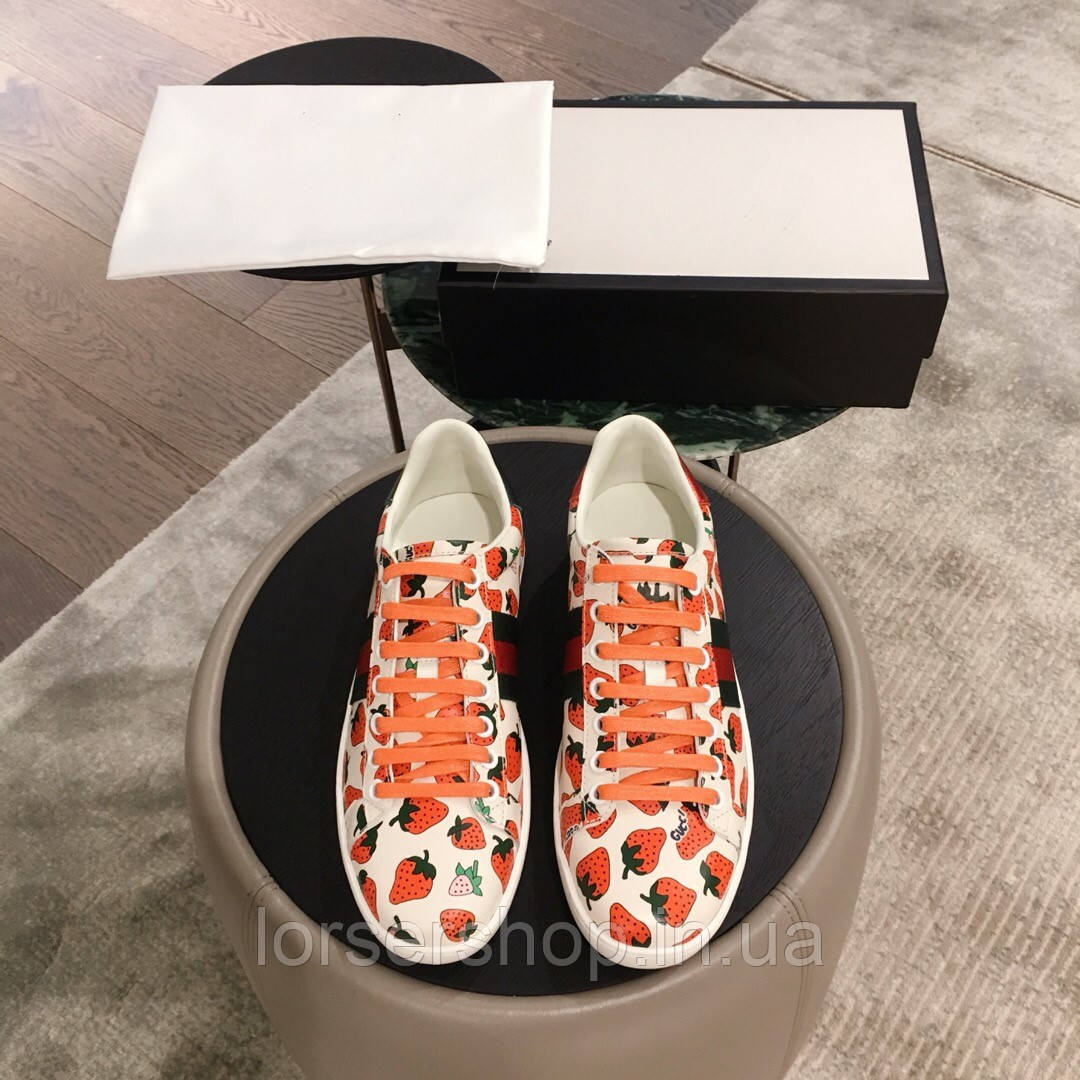 

Кеды женские Gucci с клубничками новая коллекция