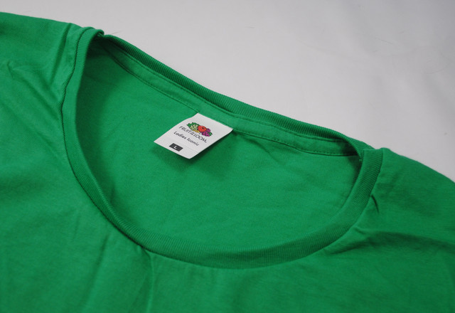 Ярко-зелёная женская футболка Iconic