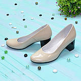 Женские бежевые лаковые туфли на невысоком устойчивом каблуке. 39 размер, фото 3
