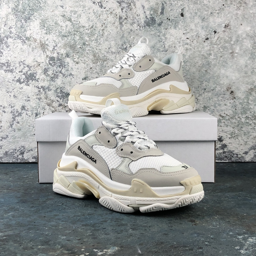 Balenciaga Triple S - купить кроссовки Баленсиага в СПБ | http://balenciaga -spb.ru/