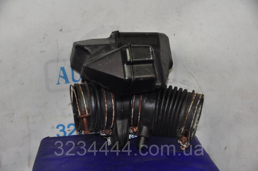 

Патрубок воздушного фильтра LEXUS RX300/330/350/400 03-09