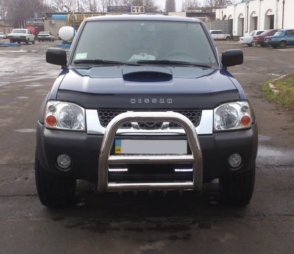 

Дефлектор капота Nissan NP300 2008- / Мухобойка Ниссан НП300 2008-