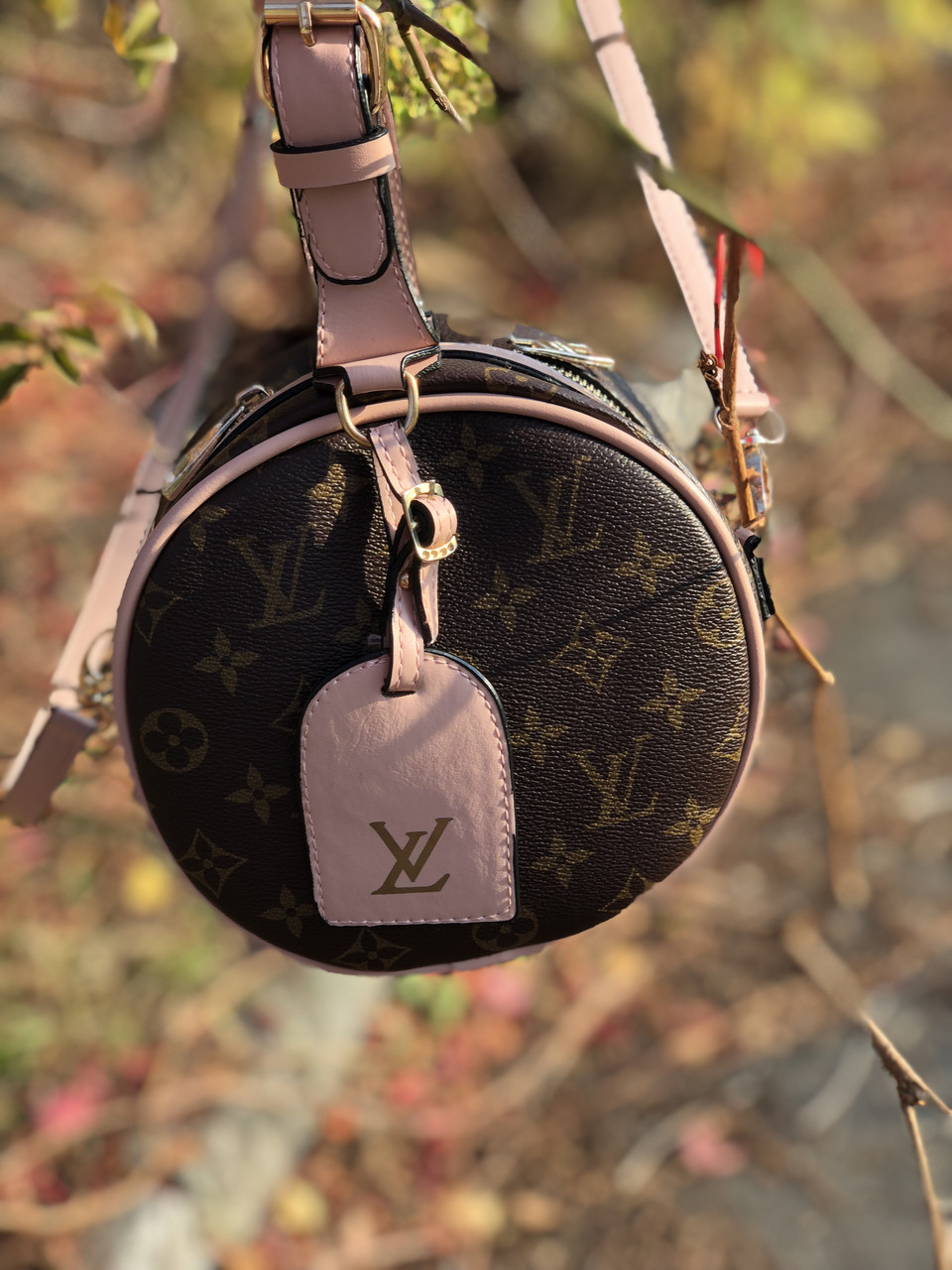 

Сумка клатч круглая Louis Vuitton LV (реплика луи витон) витрина