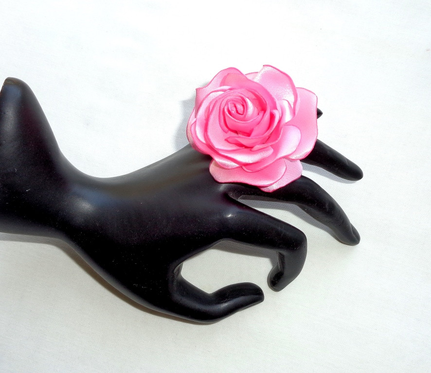Кільце з квіткою з тканини ручної роботи "Троянда Рожева"-купити-в інтернет-магазині AnnaRose