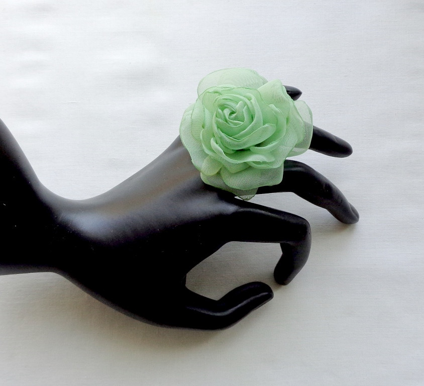 Кільце з квіткою з тканини ручної роботи "Нефритова Троянда"-купити-в інтернет-магазині AnnaRose