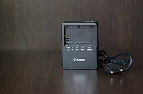 Зарядное устройство Canon LC-E6 для аккумулятора LP-E6