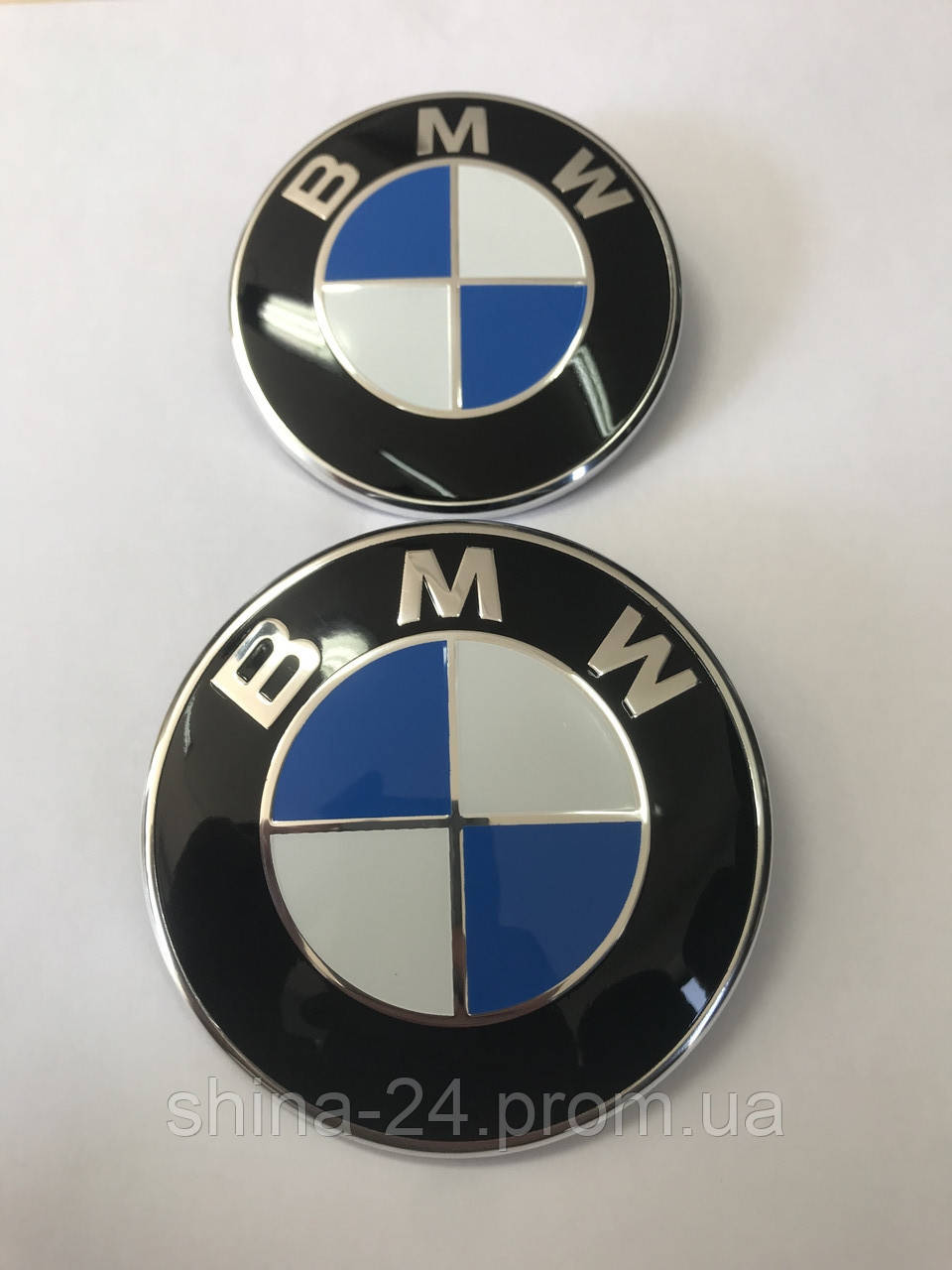 Эмблема BMW на Капот/багажник 8 132375-05 73мм. Бело-синяя