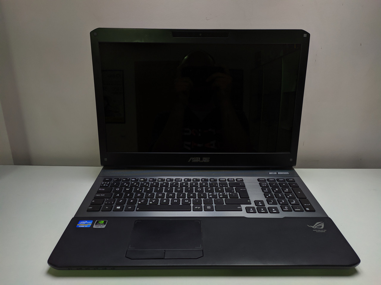 Ноутбук Asus ROG G75VW /i7-3630QM 3.4GHz/8Гб/SSD128/17.3