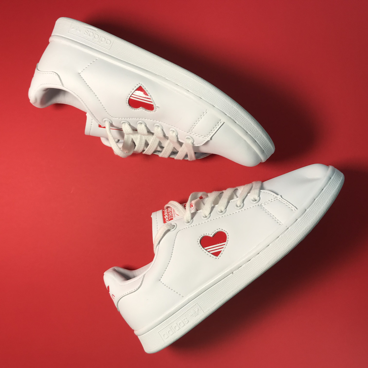 adidas stan smith white red heart