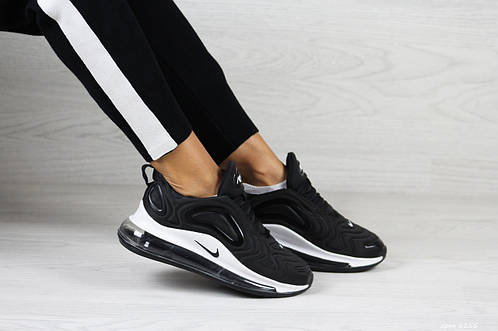 Купить дешево Женские кроссовки Nike Air Max 720 (черно-белые)