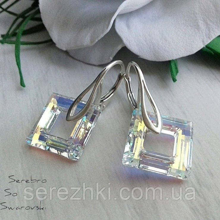 

Эффектные серьги из серебра с камнями Swarovski