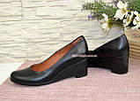 Женские черные кожаные туфли на невысокой танкетке. 36 размер, фото 3