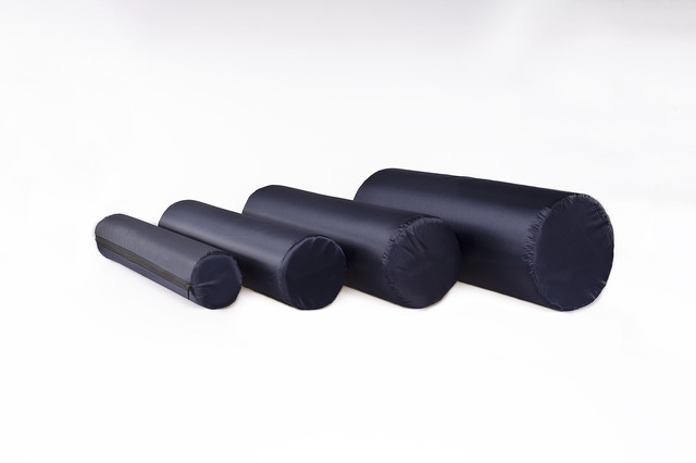 Semi-roller for massage tables