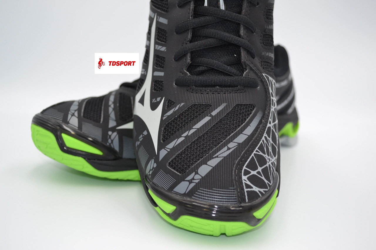 mizuno wave voltage mid