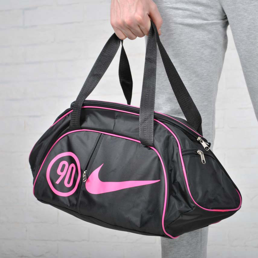 Женская спортивная сумка найк, Nike с плечевым ремнем. Черная с розовыНет в наличии
