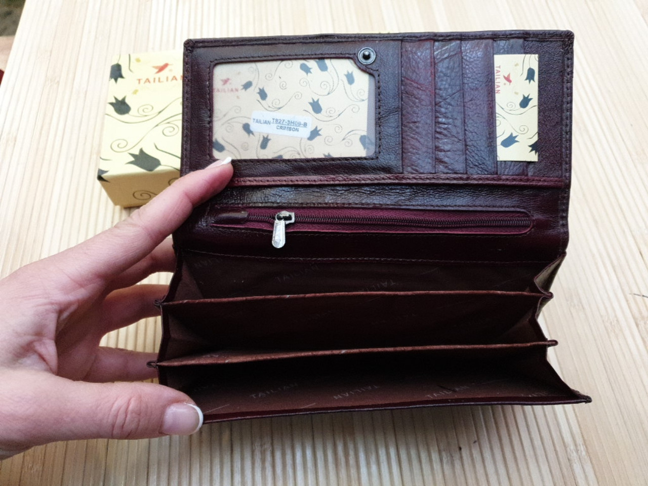 

Кошелек женский из кожи TAILIAN