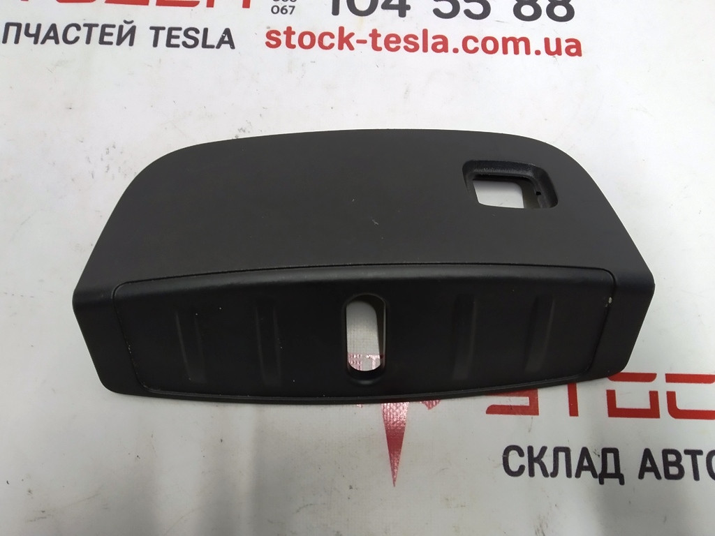 

Зап. части для авто Tesla. Панель замка подкапотного бокса Tesla model 3 1095858-00-D 1095859-00-A MOLDING -