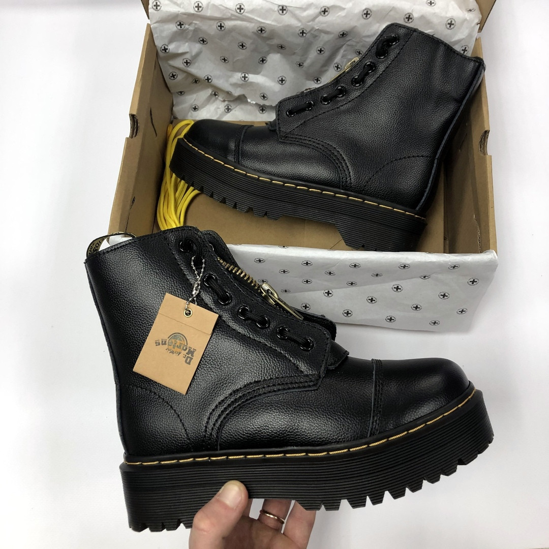 

Женские ботинки Dr.Martens Jadon с мехом (36 - 41 размеры), Черный