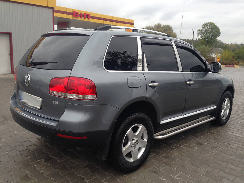 

Volkswagen Touareg 2002-2010 гг. Рейлинги Хром (турецкий дизайн) Металлическая ножка