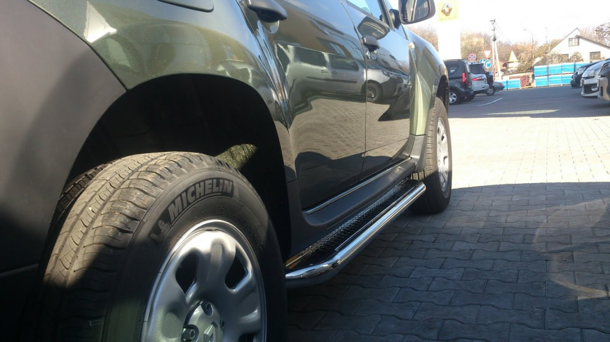 

Renault Duster 2008-2017 гг. Боковые площадки Premium (2 шт., нерж.) 42 мм