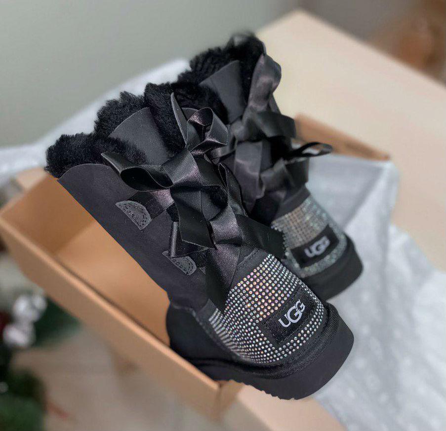 

UGG Short Bailey Bow Black Swarovski | полностью натуральные; черные угги с бантиками; со стразами