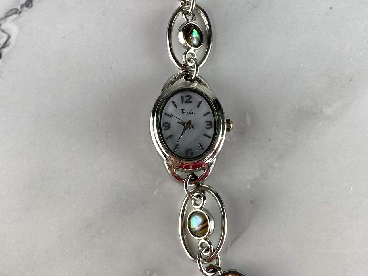 

Женские часы Relic c камнем Гелиотис