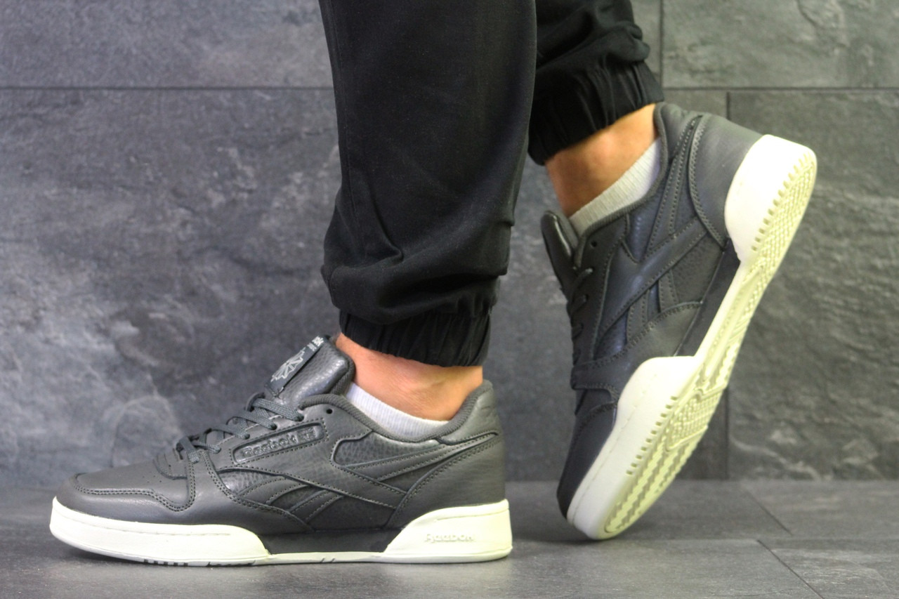 

Мужские кожаные кроссовки Reebok Workout Classic,серые,44р, Серый