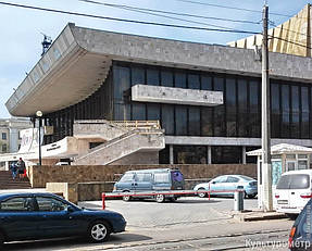 Парковка театра