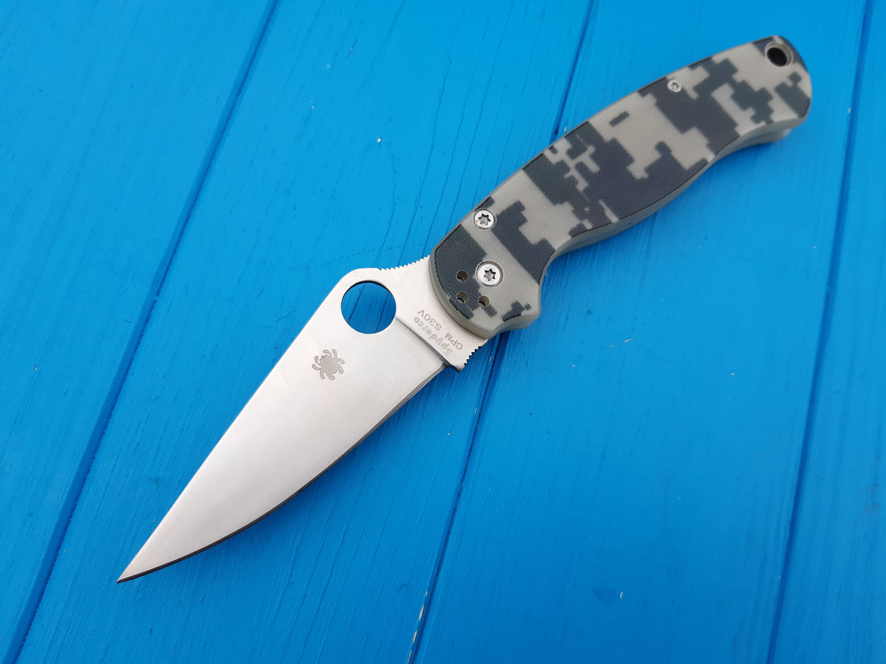 

Нож складной Spyderco Camo FBI S30-VK