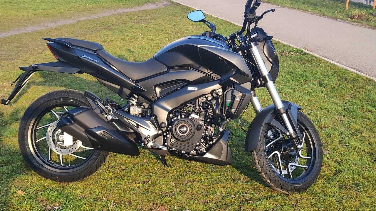 Bajaj 400 купить. Мотоцикл Баджадж 400. Мотоцикл Доминар 400. Мотоцикл Баджадж Доминар. Индийский мотоцикл Баджадж 400.