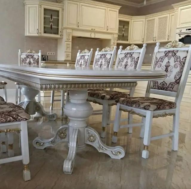 Банкетный гарнитур стол Валонь раскладной (2800)+стулья Аверм (10 шт) белый патина (2)