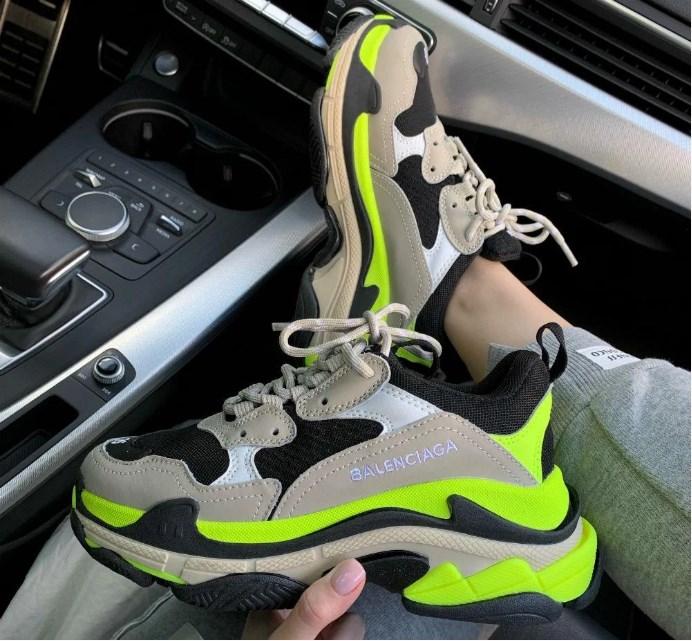 

Balenciaga Triple-S Neon Green | кроссовки женские; серые-салатовые; баленсиага; люкс, Салатовый