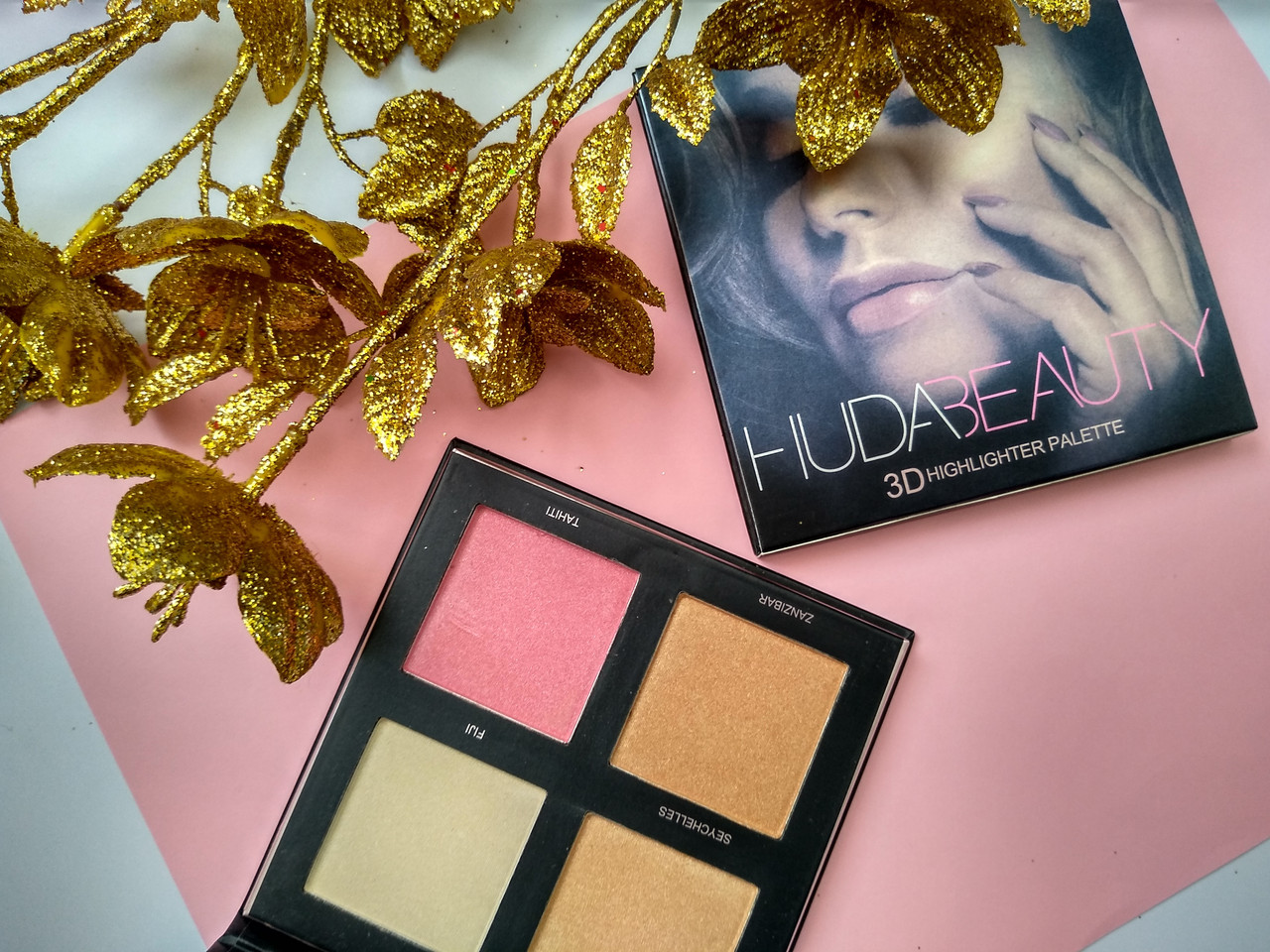 

Хайлайтер Huda Beauty