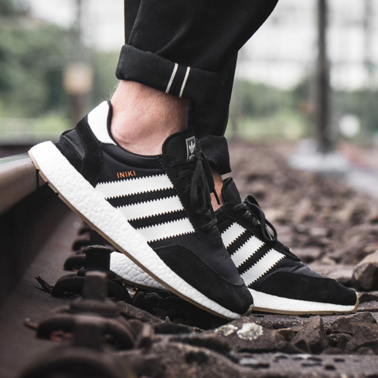 

Кроссовки унисекс Adidas Iniki Runner Boost Black&White "Черные с белыми полосками" р.36-44, Черно-белый