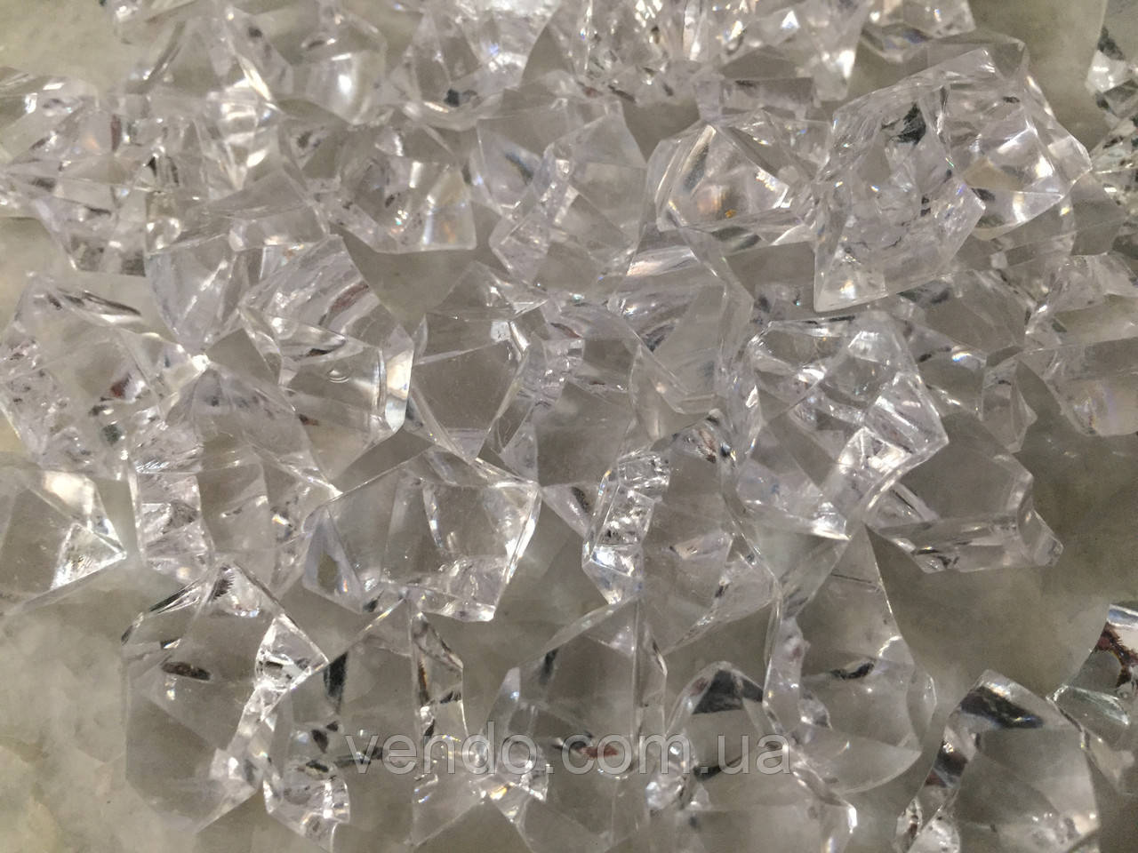 Кристаллы камни декоративные осколки 1,5х1,5 см / белые