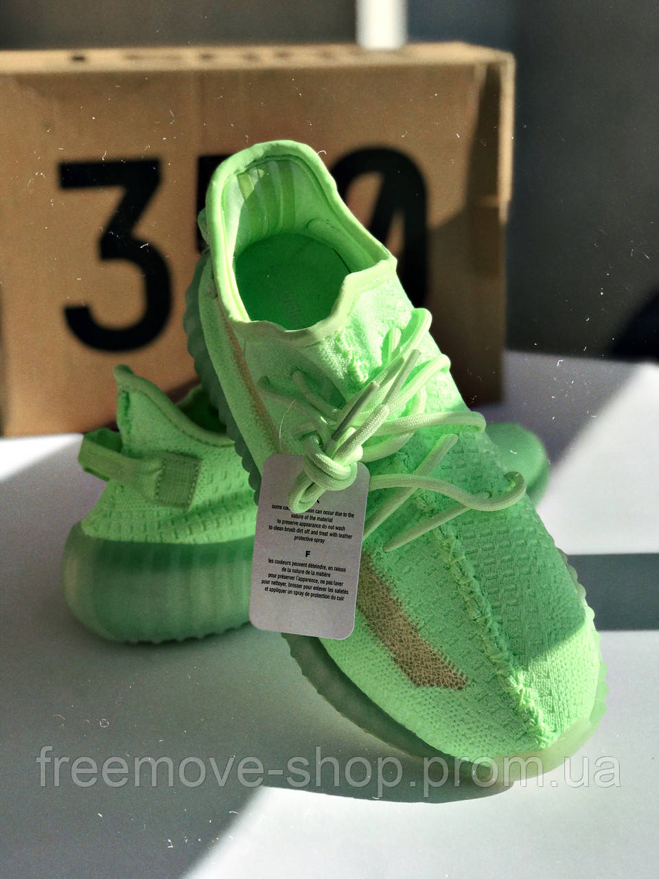 

Мужские кроссовки Adidas yeezy boost 350 v2 салатовые | Люминесцентная подошва. 42 (26. 5), Зелёный