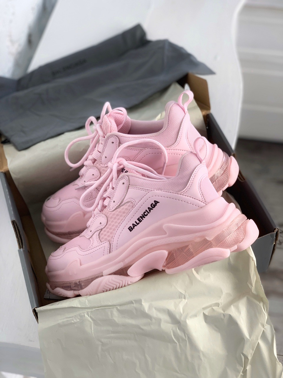 

Женские кроссовки Balenciaga Triple S Clear Pink, Розовый