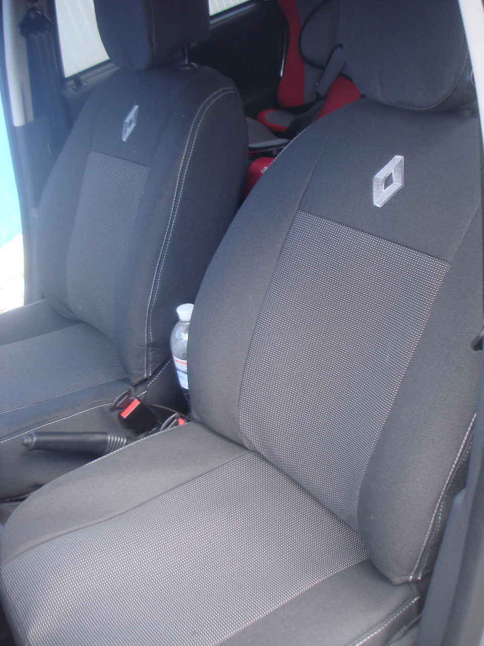 

Автомобильные чехлы Vip на сиденья Renault Megane 2 2003-2008 un Рено Меган