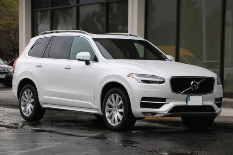 

2019 Volvo XC90 T6 Momentum, Белый